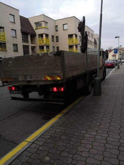 KRÁDEŽ VOZIDLA 4AV6108