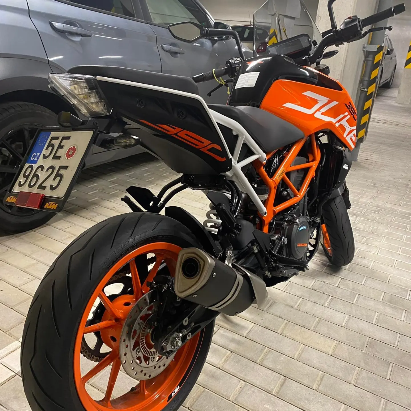 Krádež motorky 5E9625