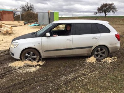 Krádež vozidla 3SE3881