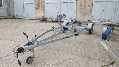 Krádež prívesného vozíka YU100A052JP604926