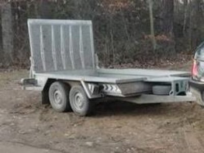 Krádež prívesného vozíka 6M42552