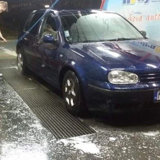 Krádež vozidla MI379DP
