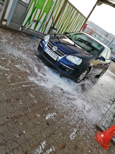 KRÁDEŽ VOZIDLA LE284BH