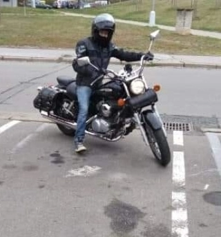 Krádež motorky 8B6896